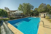 Farmhouse with pool - プール
