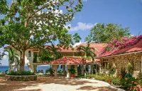 Luxury 13-bedroom, 7-acre, oceanfront villa, with all-inclusive option.