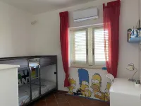 Holiday home with beautiful sea views, 3 minutes walk from the beach