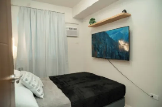 2-bedroom Elegant Condo With Sunrise & Mountain View