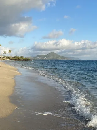 Breezy 3-bedroom beachside villa in serene Nevis with AC, WiFi