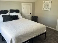 4Br Historic Home Near Makoshika State Park. Sleeps 9, Pet Friendly, Agates Hotels in Glendive