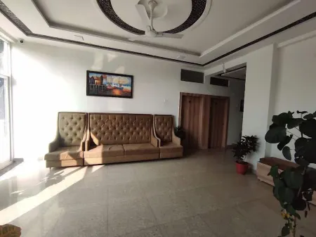 Hotel Lakeview Отели в г. Чхатарпур