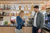 Ascona Lodge, Pool & Garden Retreat - bar