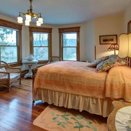Breezy Hill Inn