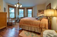 Breezy Hill Inn - Bed and Breakfasts