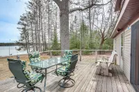 Private Dock, Deck & Yard: Deerskin Lake Retreat! - Badekar