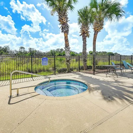 Pet-Friendly Gem w/ Yard & Pool Access in Sebring