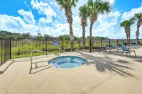 Pet-Friendly Gem w/ Yard & Pool Access in Sebring
