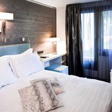 Morosani Fiftyone - the Room Only Hotel