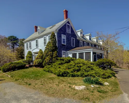 Copper Swan Hotels in Wellfleet