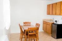 Park Lake Motel - 2-Star