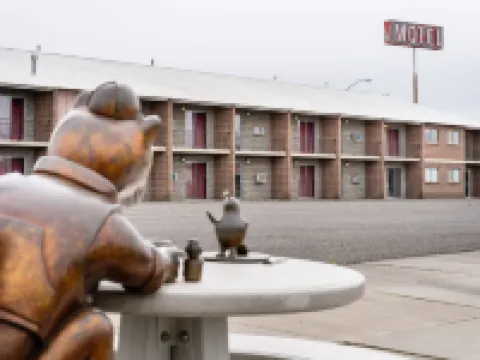 M&M Motel Hotels in Connell