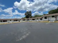 Budget Inn - Motels