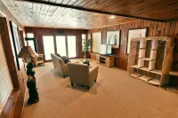 Spruce Haven 3 Bedroom Home by RedAwning