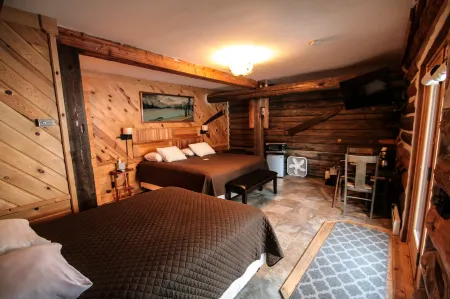 Judith Mountain Lodge