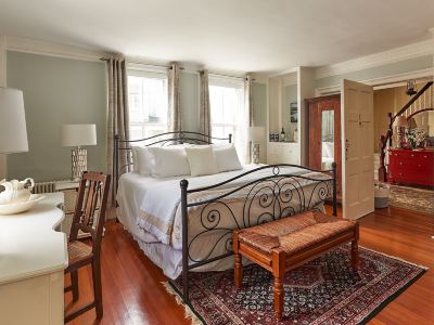 Cliff Lodge