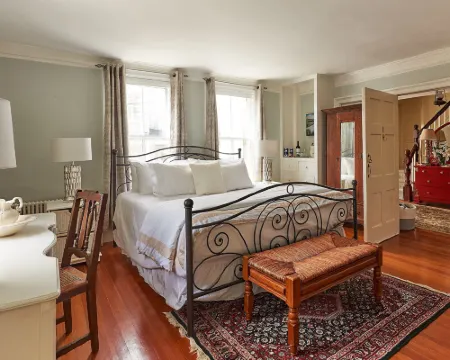 Cliff Lodge Hotels in Nantucket