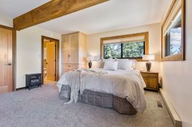 Amazing Views- Modern Home- SH #14 by Bear Valley Vacation Rentals