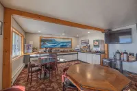 Captain's Choice Motel