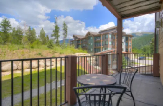 Brand New Clear Water Lofts - 2Br Premier Condo - Kids Ski Free! Condo