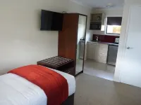 Astra Motor Lodge - balcony