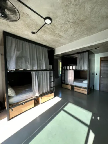 草帽沖浪旅舍