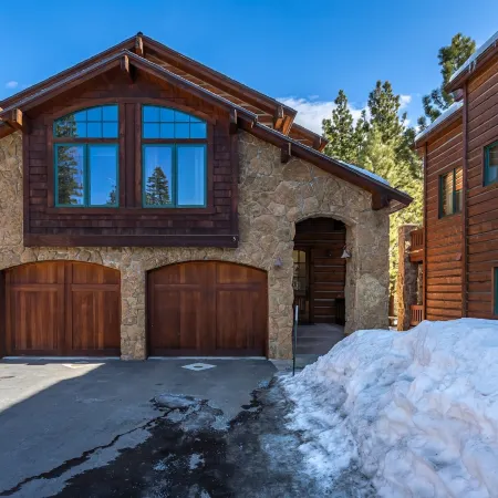 Stonegate #5 5 Bedroom Home by RedAwning