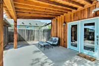 Walk to Texas Tech! Cozy Lubbock Gem w/ Patio - Homestays