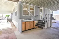 Cozy Yuma Retreat w/ Furnished Patio & Grill! - Kitchens