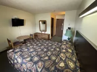 Circle 6 Motel Hotels in Weyburn