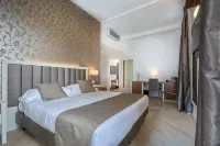 Hotel Monte Rosa - parking