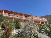 Apartmani Ana Hotels in Plat