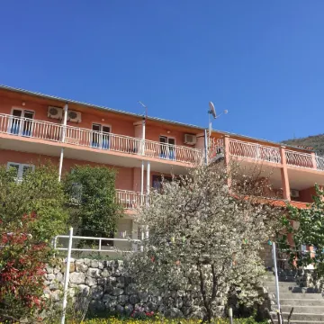 Apartmani Ana