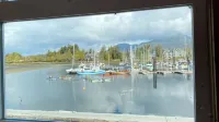 Canadian Princess Lodge & Marina - Mountain view