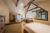 Secluded but only 5 minutes from New River Gorge Bridge