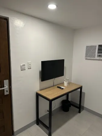 Aden Hotel Отели рядом с достопримечательностью «Нешнел Шрайн оф Сакред Харт»