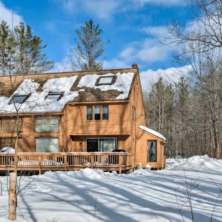 Cozy Conway Area Home about 4 Mi to Cranmore Mountain!