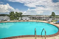 Balcony & Lake Access: Hot Springs Getaway! - Spa