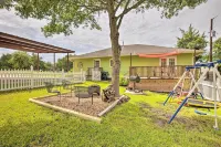 The Gathering Place Brenham Home on 6 Acres - parking