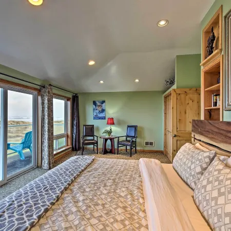 Sanderling Sea Cottages, Unit 9 with Ocean Views!