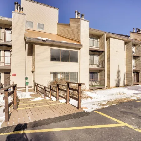 Walkable Brian Head Condo Steps to Ski Resort!