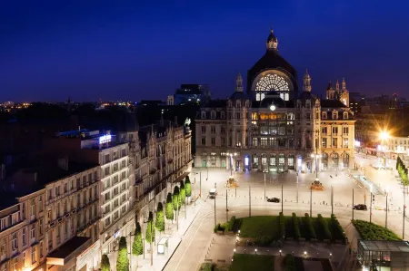 Park Inn by Radisson Antwerpen City Centre Отели рядом с достопримечательностью «Зоопарк Антверпена»