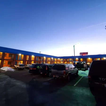 Motel West