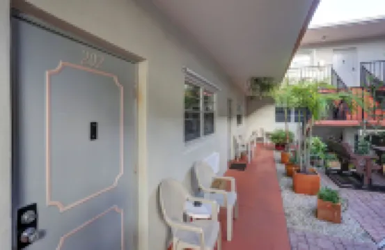 Richard's Motel Studios