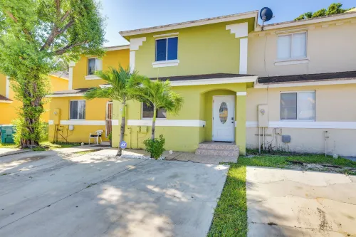5 Mi to Hard Rock Stadium! Townhome w/ Games - Bungalows