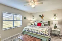 Walk to Cedar Creek Reservoir: Home w/ Fire Pit! - Homestays