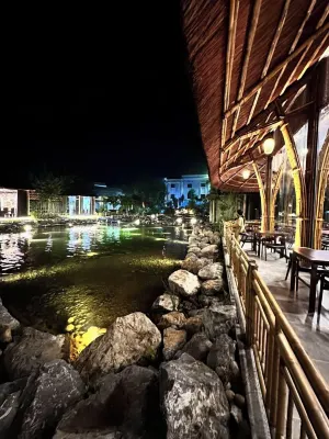 Tra Linh Hotel - parking