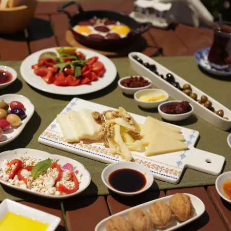 ZEVKLİLER ALAÇATI Hotel