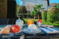 Hotel la Villa Fleurie فنادق في Aloxe-Corton